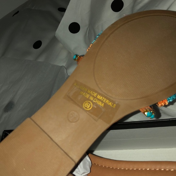 Fashion nova sandals - Picture 2 of 2